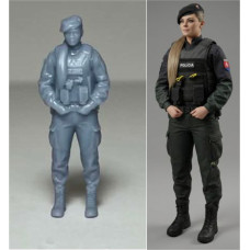 Policajtka v postoji č.995 1/43 POLÍCIA SR Policajtka v postoji č.995 1/43 POLÍCIA SR